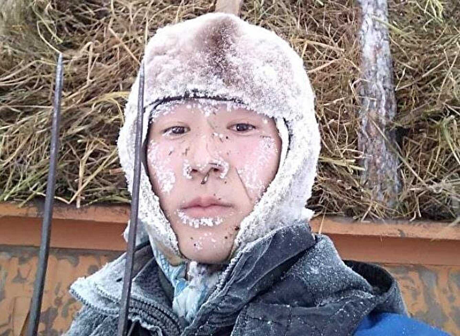 Сильные морозы в якутске. Якутские люди. Сильный Мороз. Замерзшее лицо.