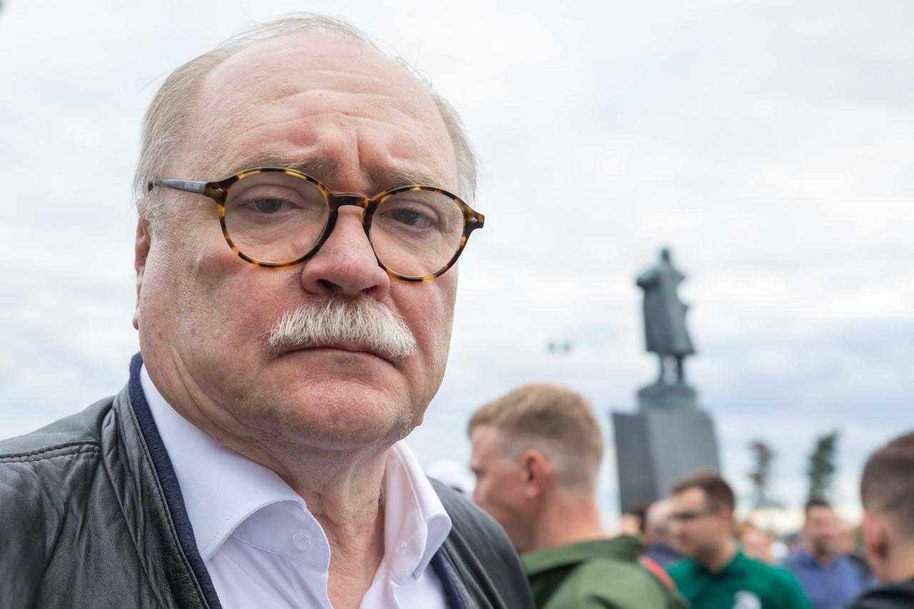 Бортко владимир владимирович : definition of бортко владимир владимирович and synonyms of бортко владимир владимирович (russian)