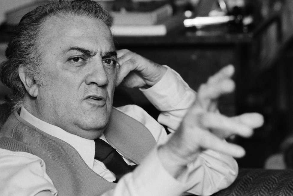Федерико Феллини 1920-1993 – итальянский кинорежиссер и сценарист Лауреат 5 премий Оскар и Золотой пальмовой ветви Каннского кинофестиваля