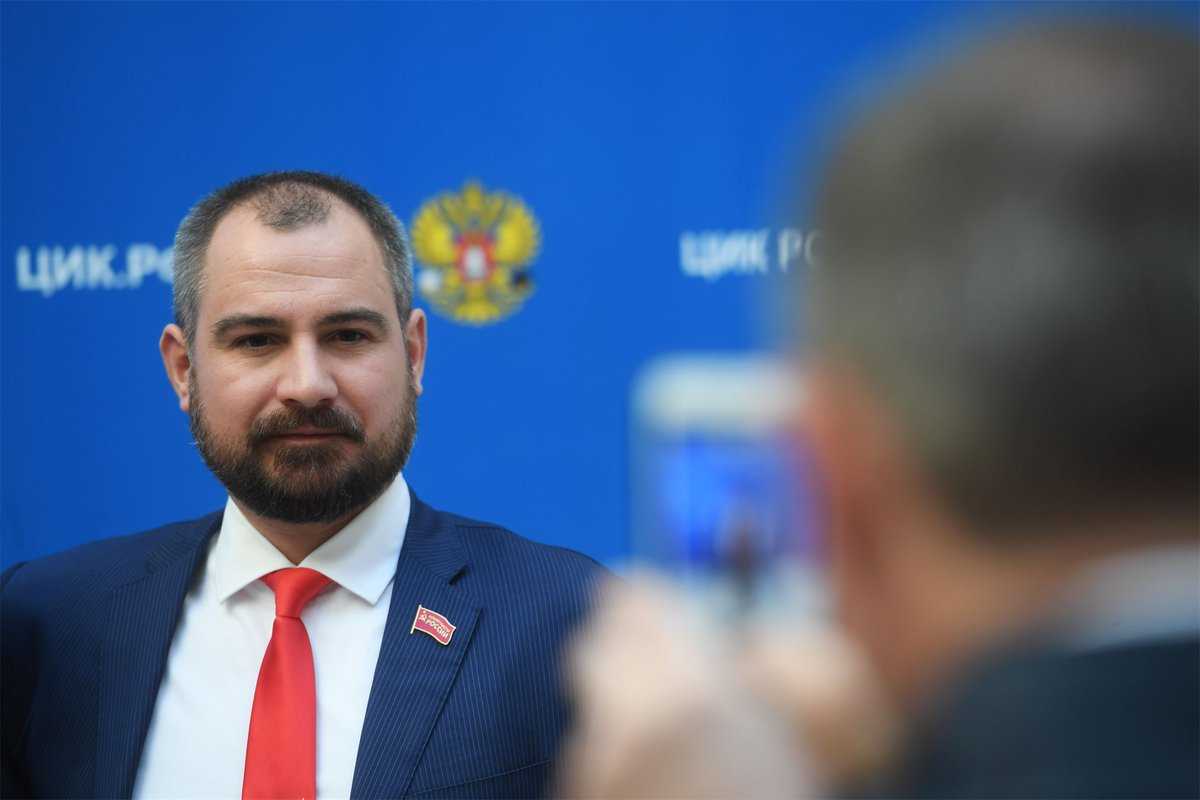 Кто такой кандидат в президенты максим сурайкин | все выборы