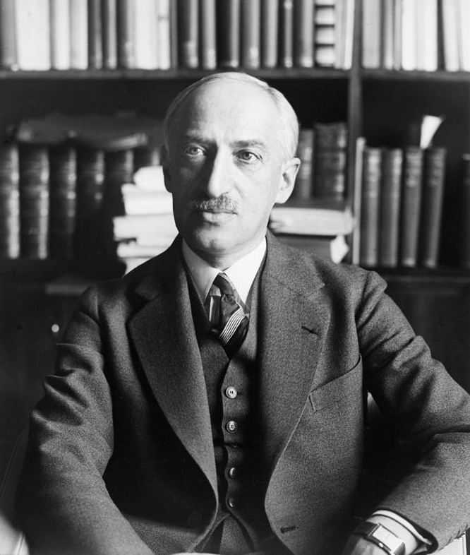 Андре Моруа наст имя Эмиль Саломон Вильгельм Эрзог; 1885-1967 – французский писатель, прозаик, эссеист и член Французской академии Впоследствии